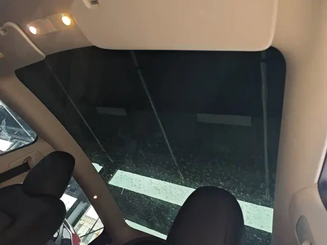 Tesla Model Y — Фото автомобиля 17