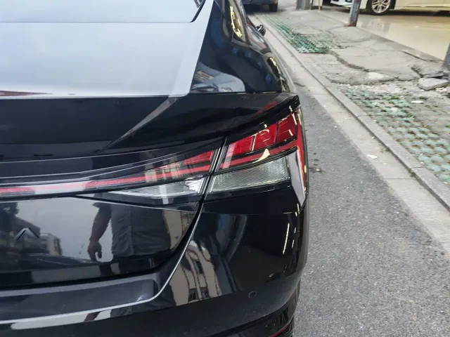 Hyundai Elantra 2022 240TGDi DCT GLX Black Knight Limited Edition — Фото автомобиля 12