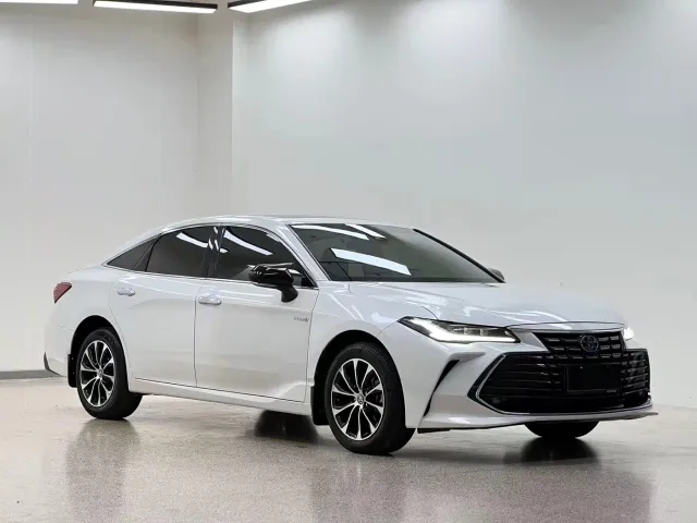 Toyota Avalon — Фото автомобиля 3