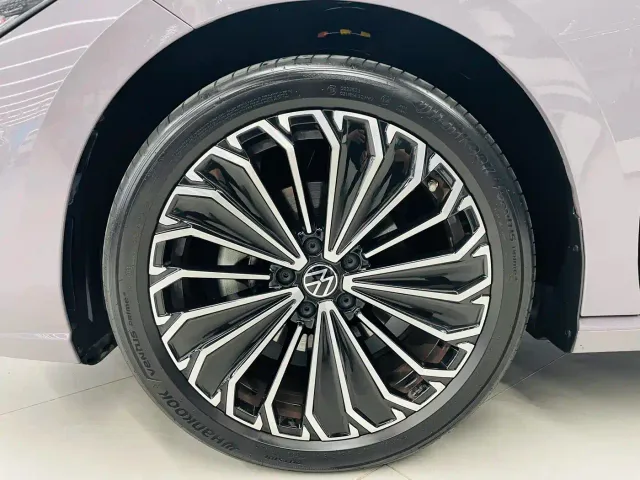Volkswagen Passat — Фото автомобиля 3