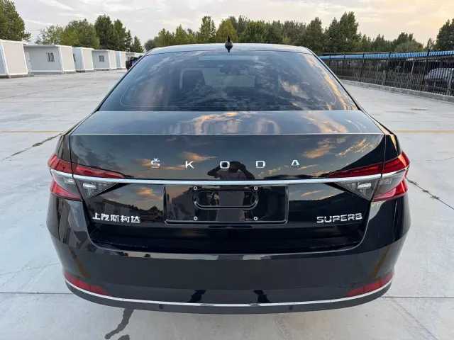 Skoda Superb — Фото автомобиля 6