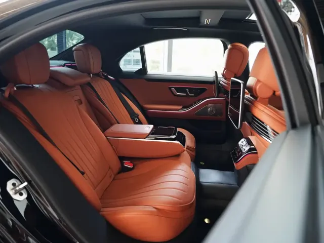 Mercedes-Benz S-Class — Фото автомобиля 13