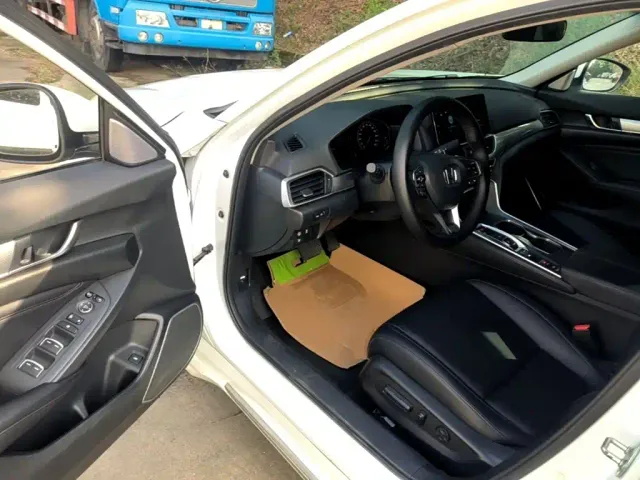 Honda Accord — Фото автомобиля 15