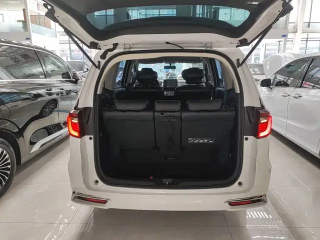 Honda Odyssey — Фото автомобиля 18