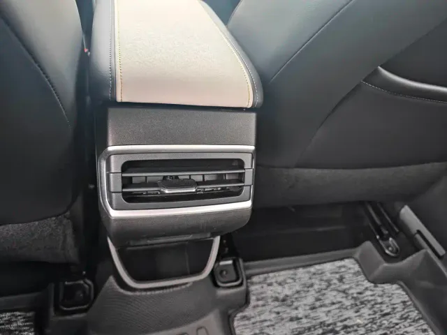 Geely Emgrand L — Фото автомобиля 10