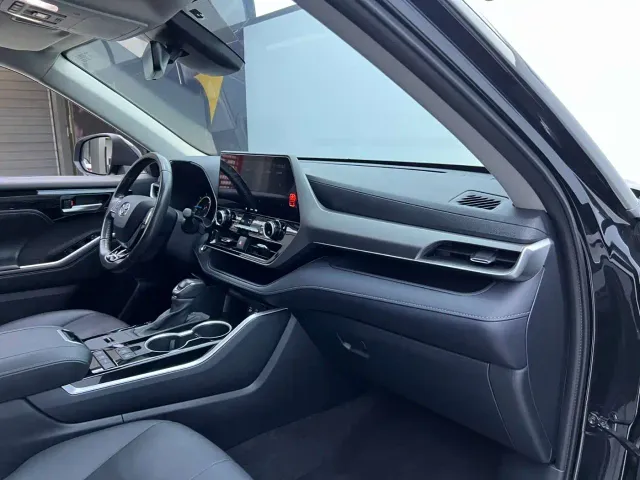 Toyota Highlander — Фото автомобиля 8