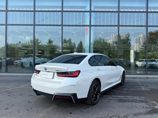 BMW i3 — Фото автомобиля 7