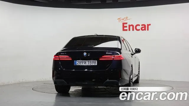 BMW 5-Series 5 серия (G60) 530i xDrive M Sport — Фото автомобиля 3