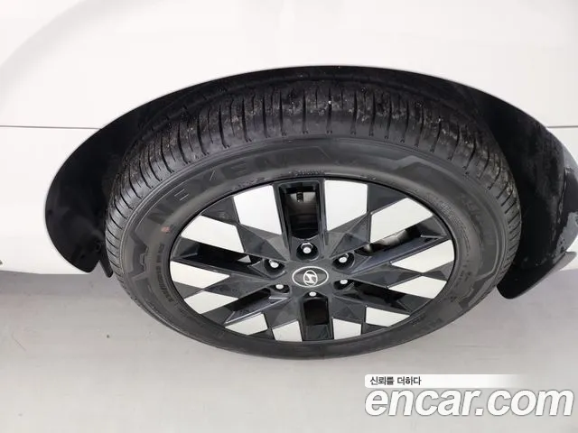 Hyundai Staria Staria 4WD Lounge 9 мест — Фото автомобиля 13