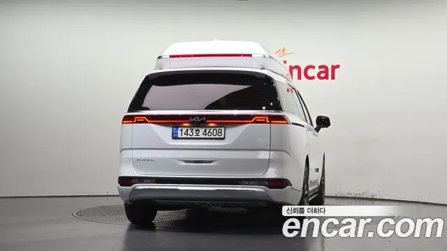 Kia Carnival Generation 4 — Фото автомобиля 4
