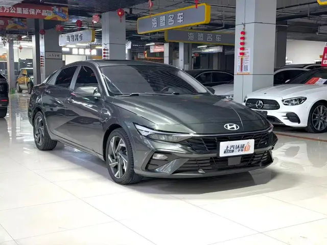 Hyundai Elantra — Фото автомобиля 3