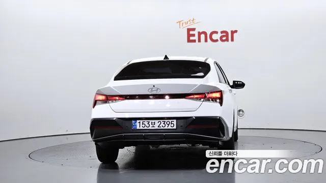 Hyundai Avante CN7 — Фото автомобиля 4