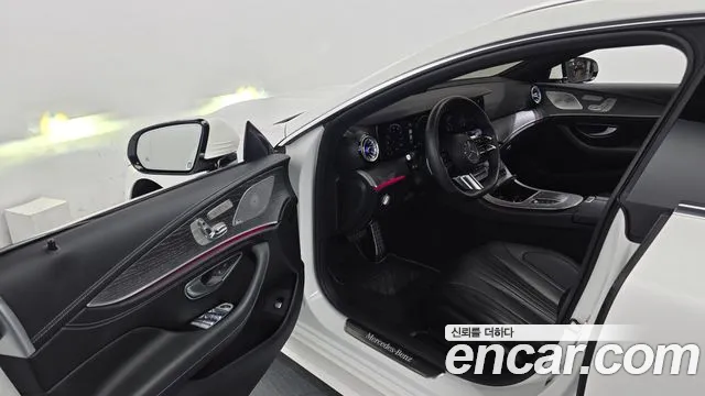 Mercedes-Benz CLS-Class — Фото автомобиля 10