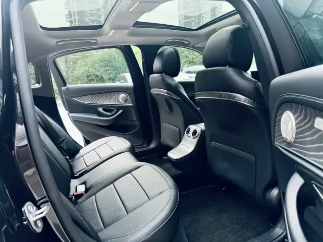 Mercedes-Benz E-Class — Фото автомобиля 15