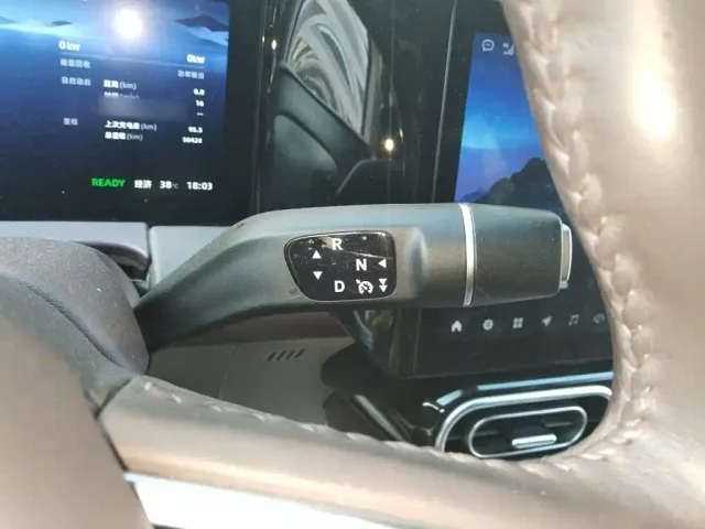 Leapmotor C11 — Фото автомобиля 6