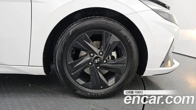 Hyundai AVANTE Avante (CN7) — Фото автомобиля 5