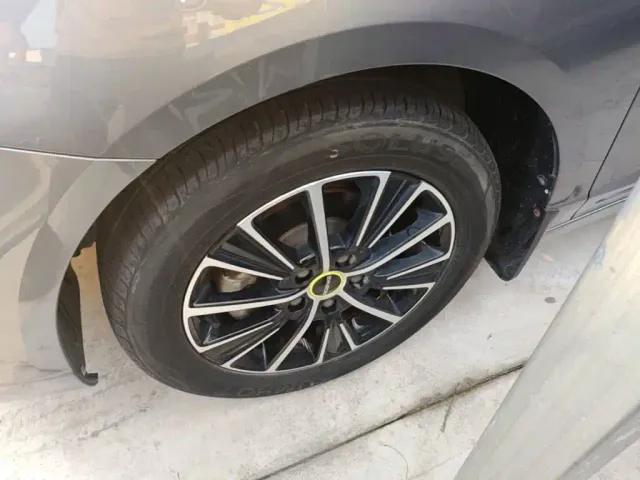 Roewe i5 — Фото автомобиля 22
