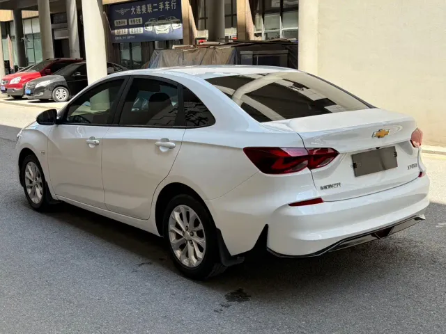 Chevrolet Monza — Фото автомобиля 6