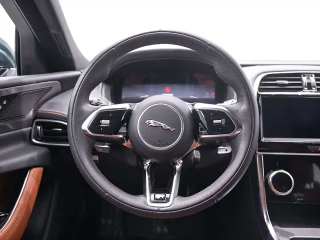 Jaguar XEL — Фото автомобиля 15