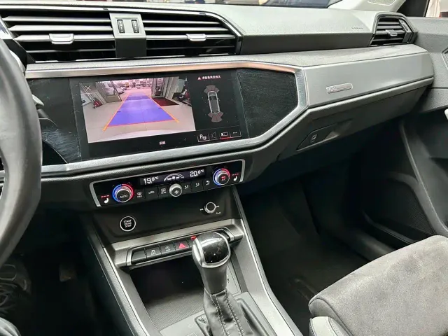 Audi Q3 — Фото автомобиля 14