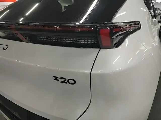 Lynk & Co Z20 — Фото автомобиля 7