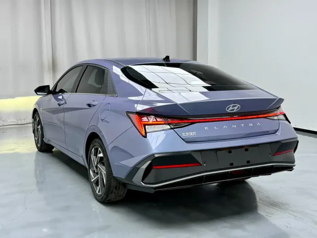 Hyundai Elantra — Фото автомобиля 13