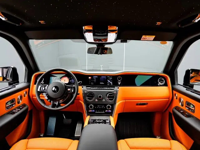 Rolls-Royce Cullinan — Фото автомобиля 18