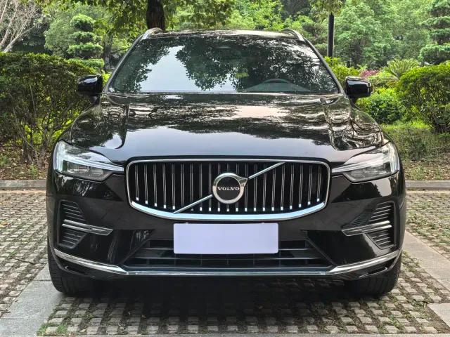 Volvo Volvo XC60 2022 B5 AWD R-Design — Фото автомобиля 2