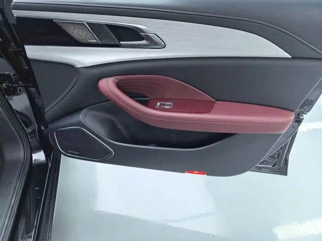 Hongqi H5 — Фото автомобиля 11