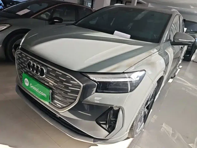 Фотография автомобиля — Audi Q4 e-tron