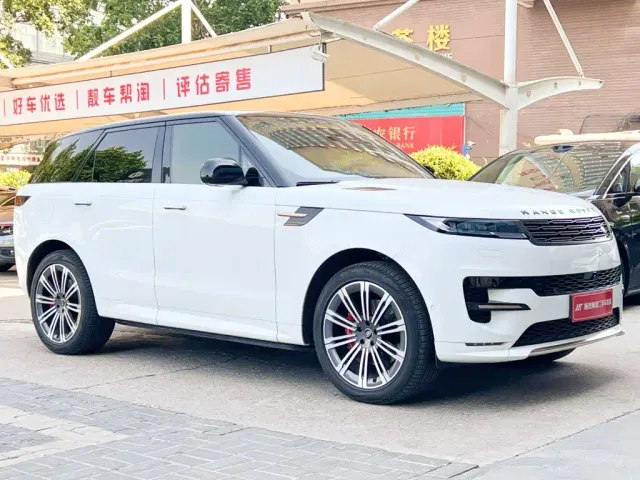Land Rover Range Rover Sport — Фото автомобиля 3