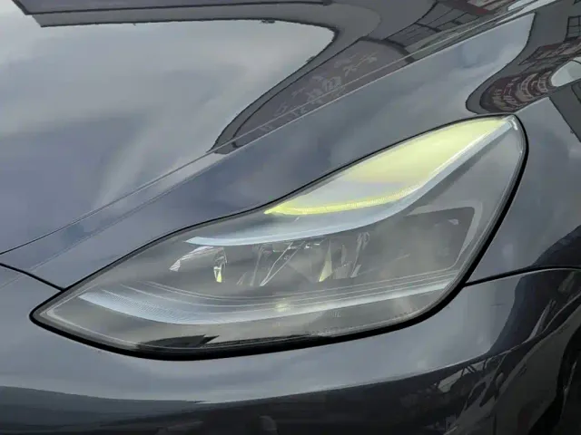 Tesla Model Y — Фото автомобиля 20