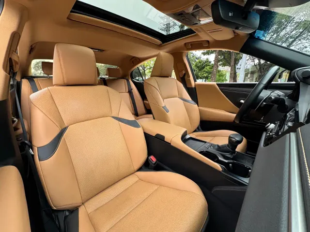 Lexus ES — Фото автомобиля 10