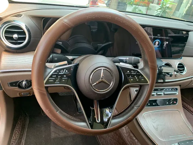 Mercedes-Benz E-Class — Фото автомобиля 17