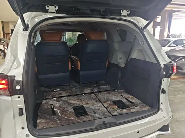 Toyota Sienna — Фото автомобиля 18
