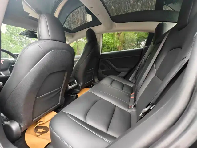 Tesla Model 3 — Фото автомобиля 6