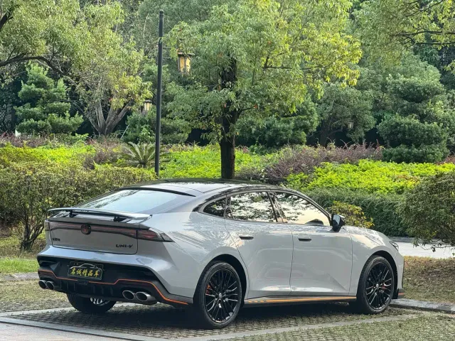 Changan UNI-V — Фото автомобиля 12