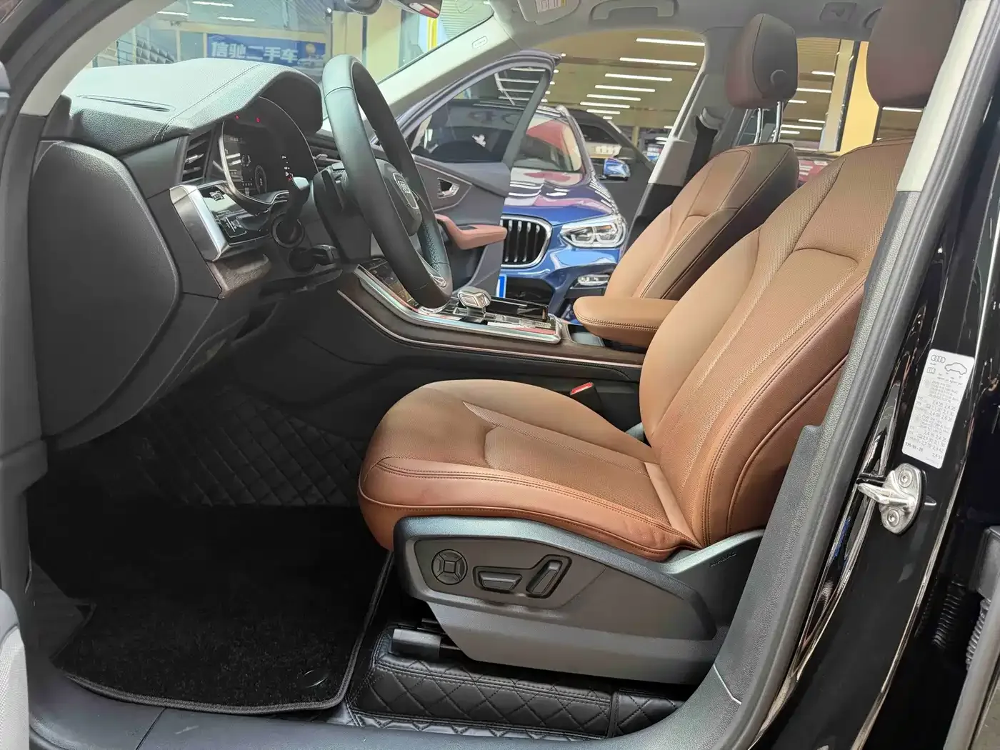 Audi Audi Q7 2024 45 TFSI quattro S line Sport — Фото автомобиля 10