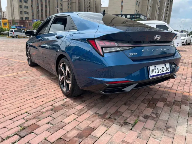 Hyundai Elantra — Фото автомобиля 4