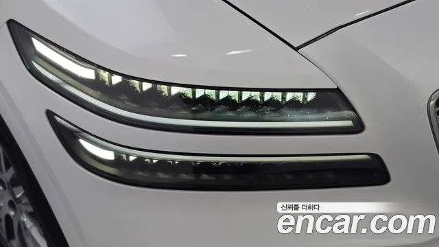 Genesis GV80 — Фото автомобиля 22