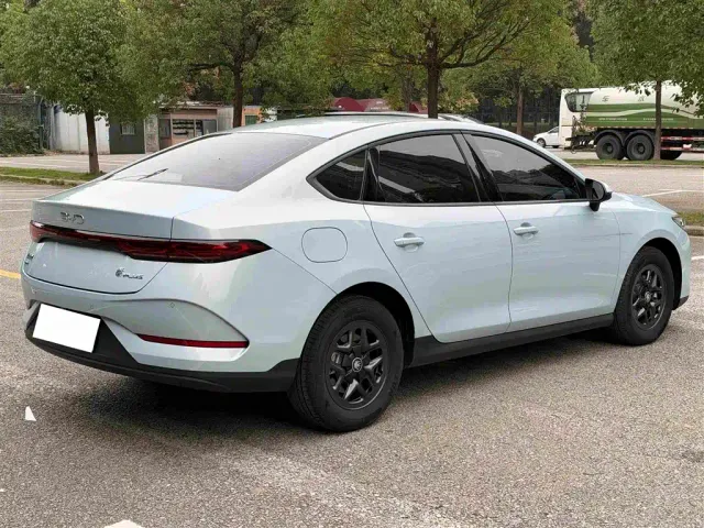 BYD Qin PLUS — Фото автомобиля 13