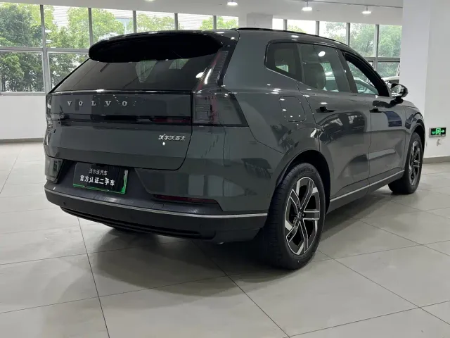 Volvo XC70 Plug-in Hybrid — Фото автомобиля 6