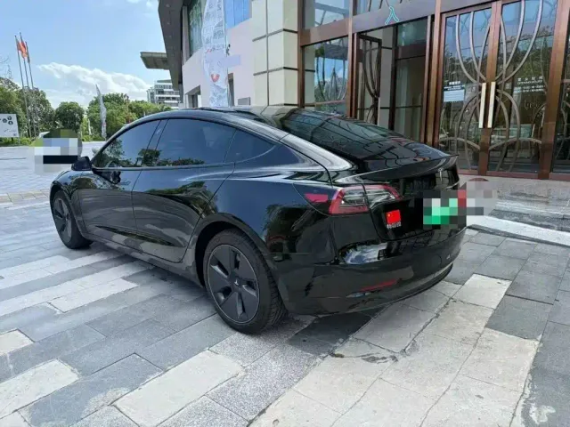 Tesla Model 3 — Фото автомобиля 6