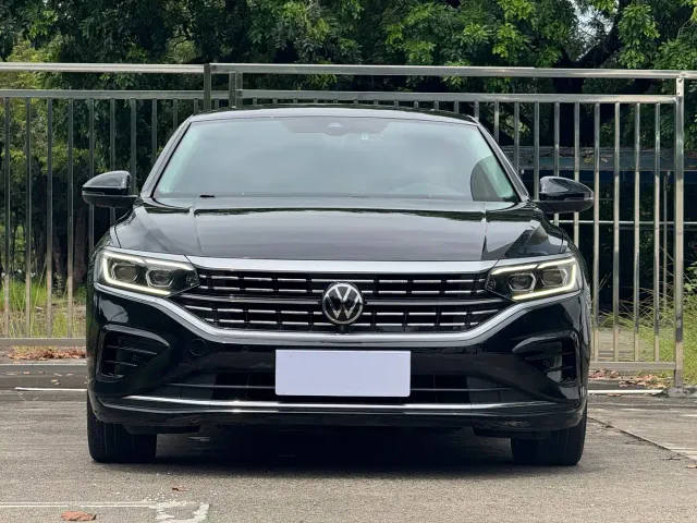 Volkswagen Passat — Фото автомобиля 2