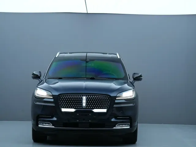 Lincoln Aviator — Фото автомобиля 2