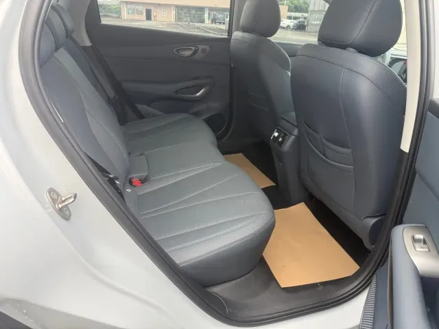 BYD Seal 05 DM-i — Фото автомобиля 12