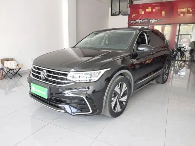 Фотография автомобиля — Volkswagen Tiguan L