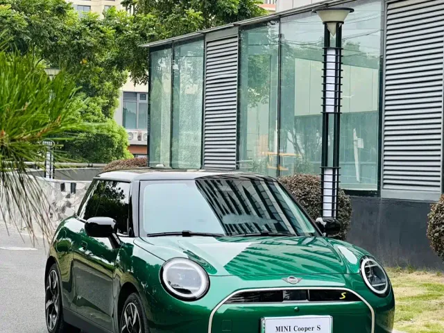 MINI Cooper — Фото автомобиля 3