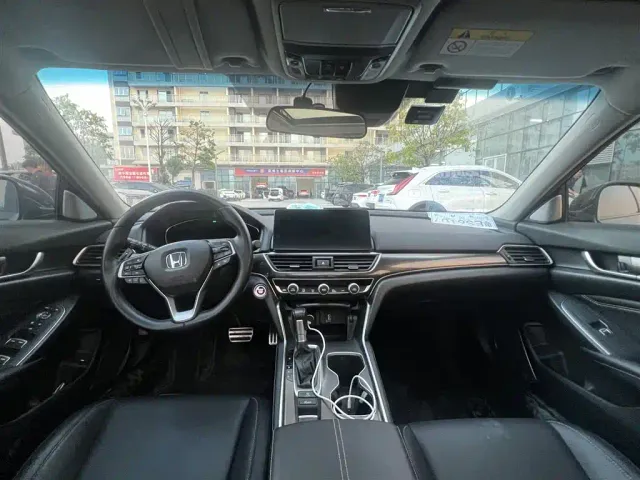 Honda Accord — Фото автомобиля 5