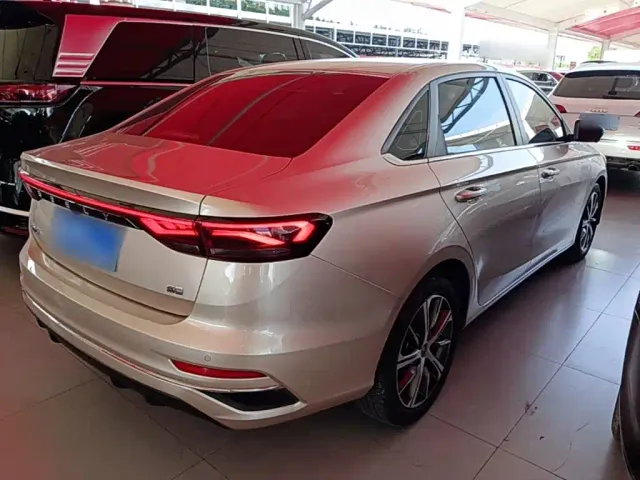 Geely Emgrand — Фото автомобиля 6